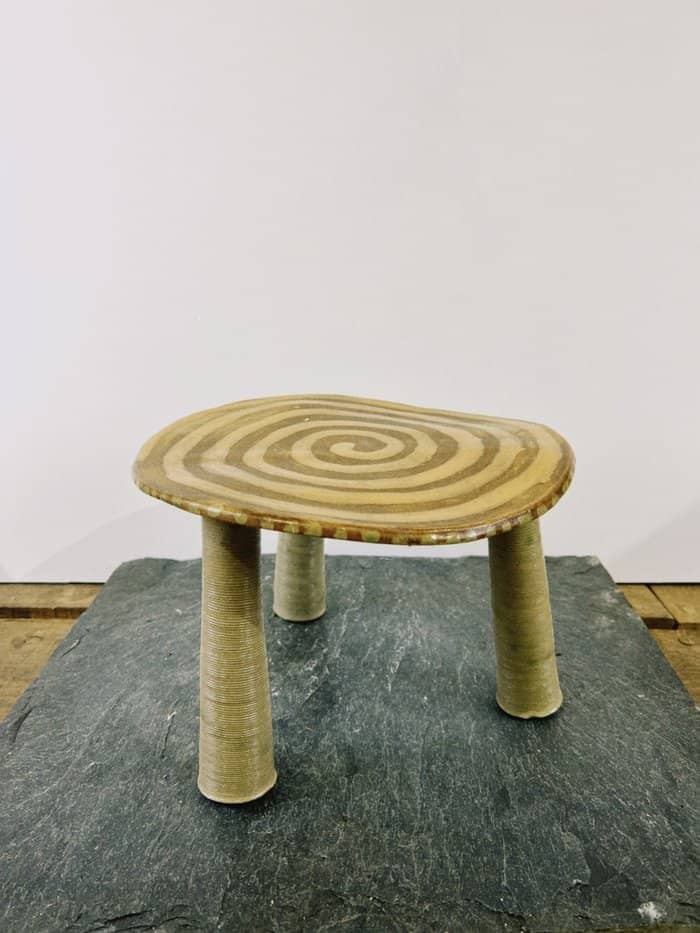 Biscuity Sculptural Cake Stand - Daisy Witch Club