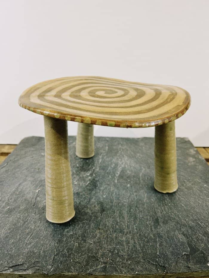 Biscuity Sculptural Cake Stand - Daisy Witch Club